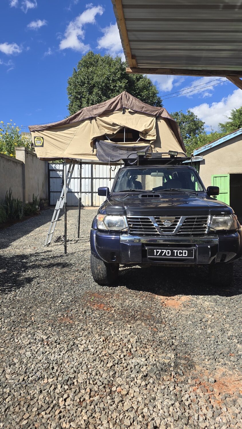 Rooftop camp and 4x4 equipment